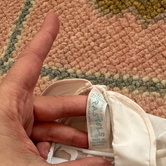 Vintage Pastels Baby bubble Peter Pan Collar - hand embroidered & 2 50s hangers - Picture 2 of 6